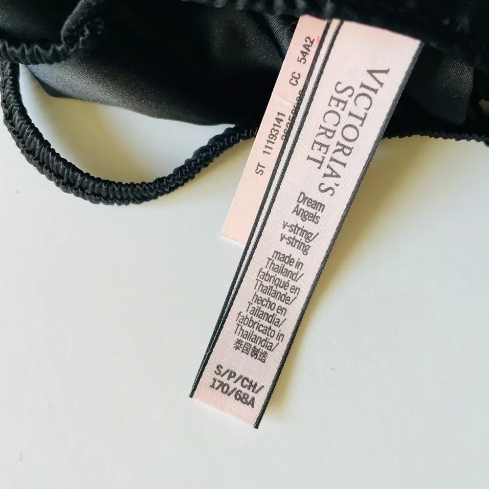 32DD SMALL Victoria’s Secret black bra set